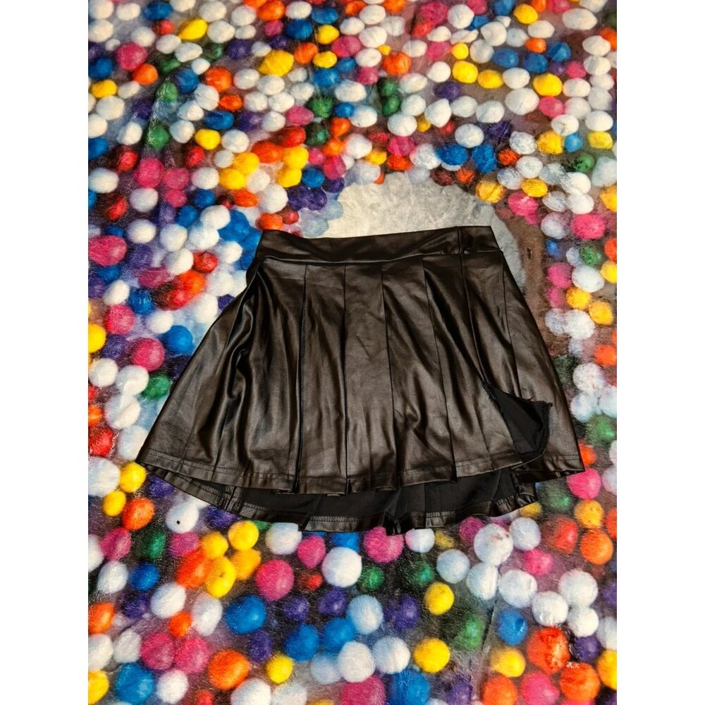 leather skirt